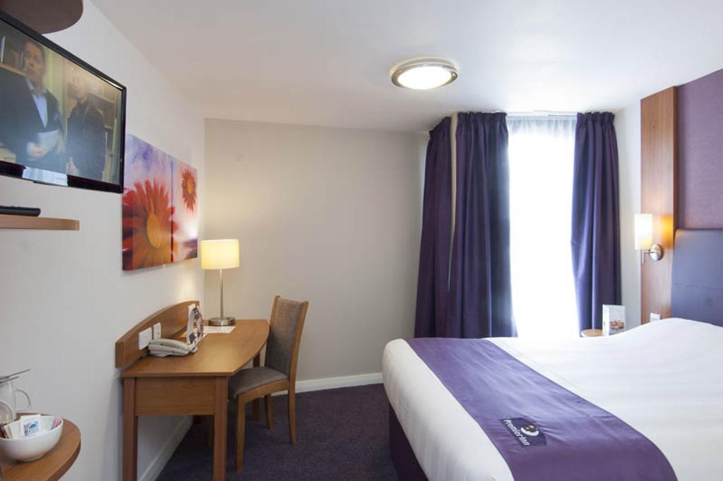 Premier Inn Gravesend - A2/Singlewell Экстерьер фото